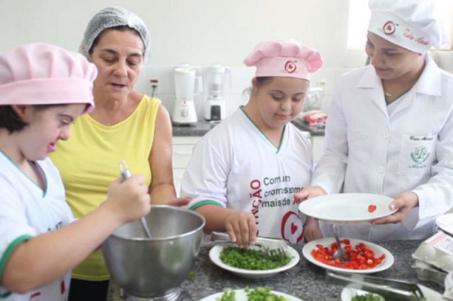 Nutricão realiza projeto com APAE 