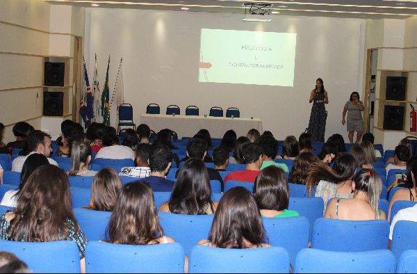 Curso de Psicologia recepciona calouros