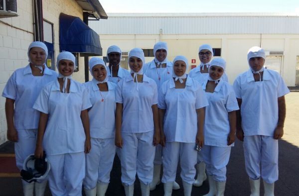 Alunos da Veterinária visitam SUINCO