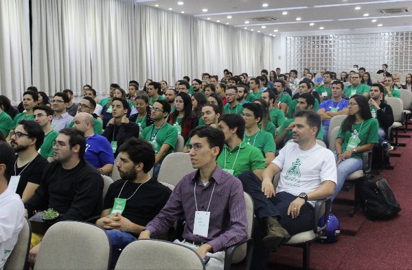 Startup Weekend promovida no UNIPAM reuniu 120 empreendedores