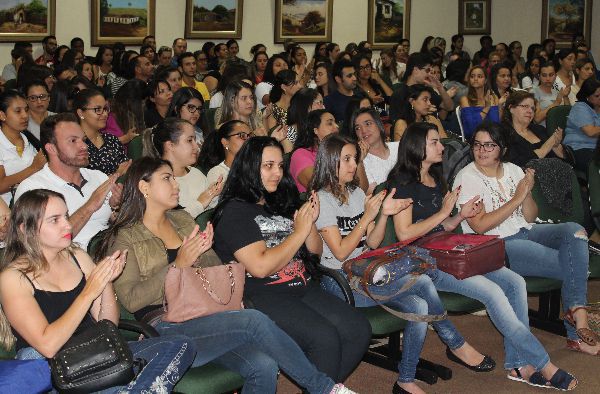 Encontro entre os cursos de História, Pedagogia e Letras é marcado pelo resgate de memórias