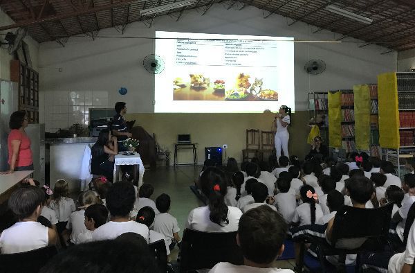 Alunos da Veterinária desenvolvem “Projeto Veterinário na Escola”