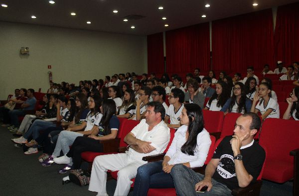 APEPA inicia atividade do projeto Astronomia na escola