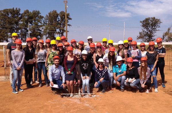 Alunos de Arquitetura e Urbanismo visitam Centro de Convenções do UNIPAM