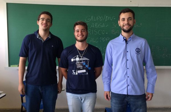 Alunos de Engenharia Civil do UNIPAM ministram minicurso na UFV