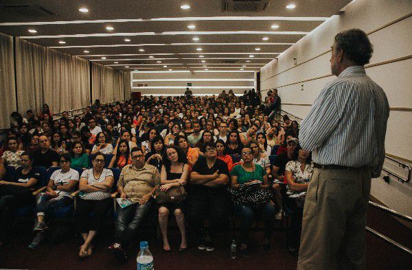 Mares Guia ministra palestra no UNIPAM sobre a Base Nacional Comum Curricular