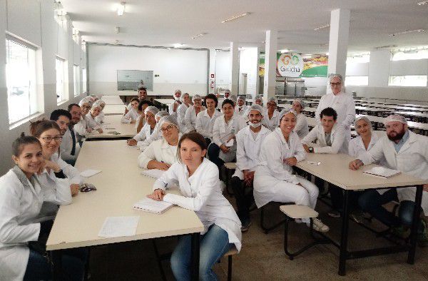 Alunos de Medicina Veterinária visitam Restaurante Popular