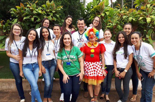 Alunos de Enfermagem promovem “Tarde Festiva” 