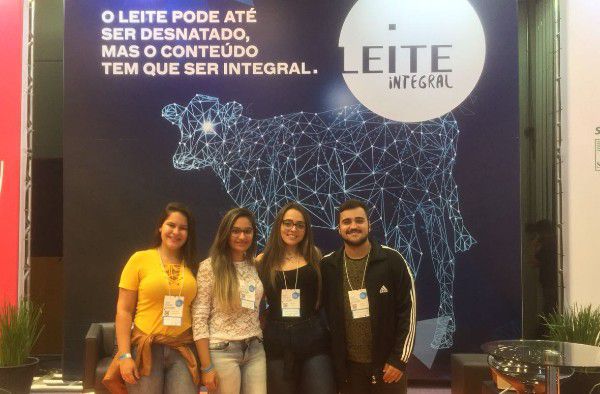 Alunos de Medicina Veterinária participam de Simpósio em Curitiba