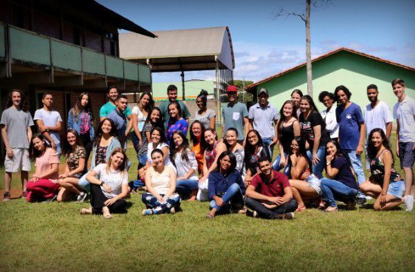 Representantes do UNIPAM lecionam em escola de Serra do Salitre