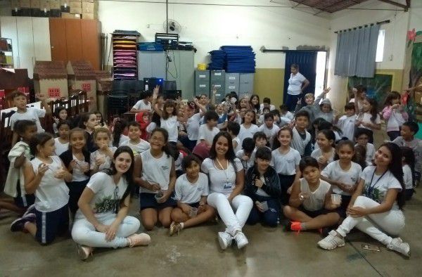 Alunos do UNIPAM promovem educação nutricional na Escola Cônego Getúlio