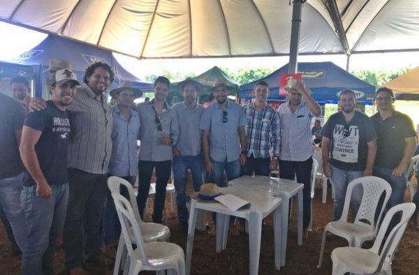 Alunos de Agronomia participam de Dia de Campo na Fazenda AUMA