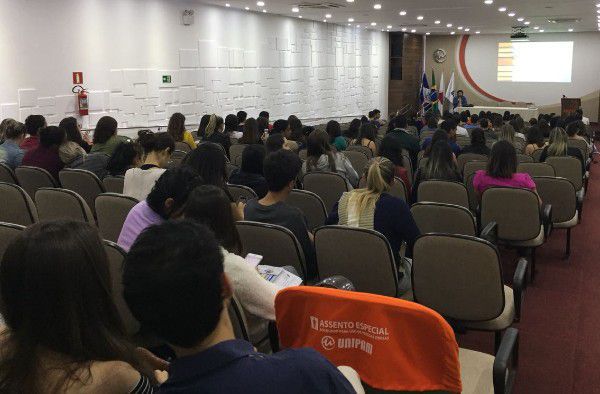 Curso de Psicologia promove eventos em comemoração à luta antimanicomial