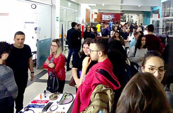 Alunos dos cursos de Comunicação Social realizam “Feira de PI”