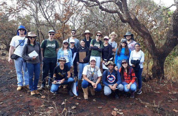 Alunos de Ciências Biológicas participam de aula prática na zona rural