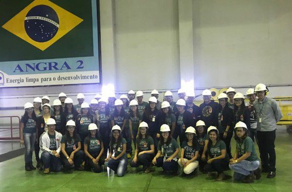 Alunos de Engenharia Química visitam usina nuclear em Angra dos Reis