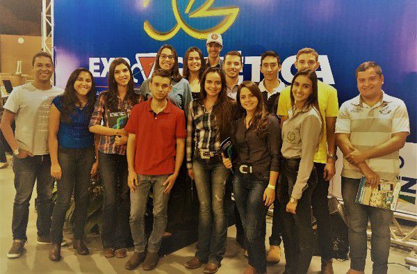 Alunos de Medicina Veterinária e Zootecnia participam da ExpoGenética