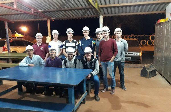 Alunos de Engenharia Elétrica visitam obras do Centro de Convenções