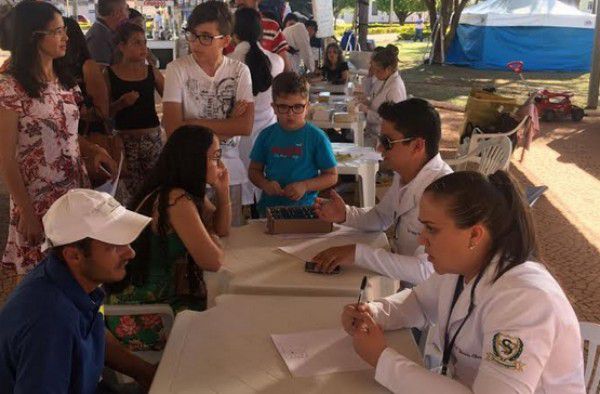 Alunos de Enfermagem participam de ação social na cidade de Tiros