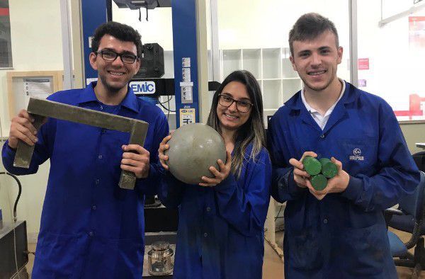 Alunos de Engenharia Civil participam de Congresso Brasileiro de Concreto