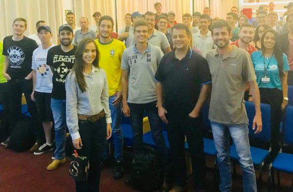 Alunos de Agronomia e Ciências Biológicas participam de palestra da empresa ADAMA
