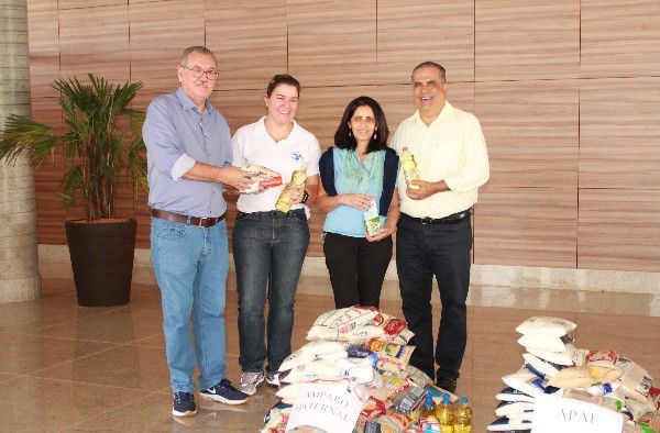 FEPAM/UNIPAM entregam donativos arrecadados durante a inauguração do CCE