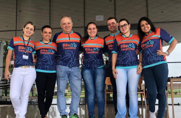 Alunos de Enfermagem participam do evento “Bike Transforma”