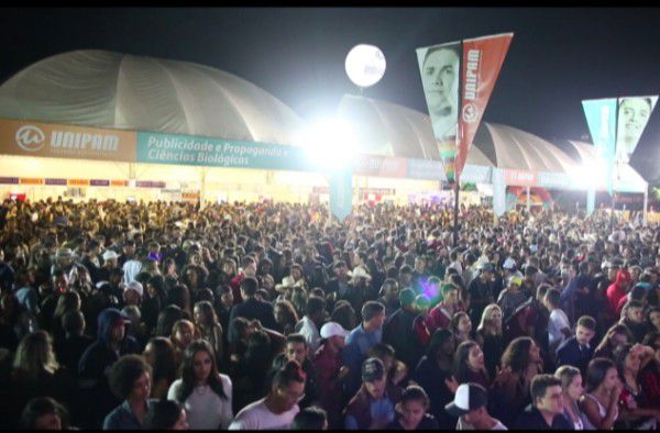 Inauguração das barracas universitárias acontece dia 11