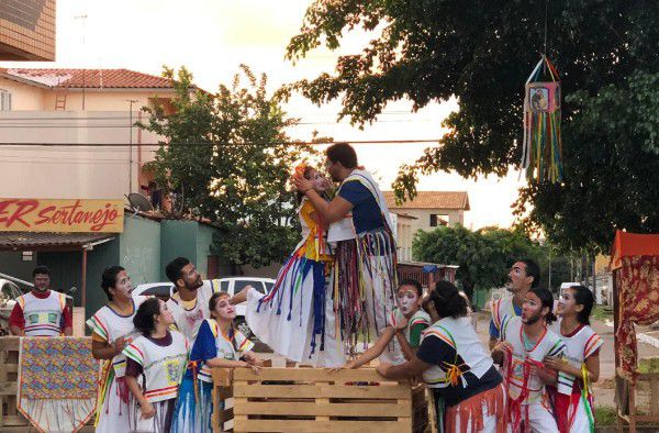 Grupo TUPAM apresenta “Escola de Mulheres” no Distrito Federal