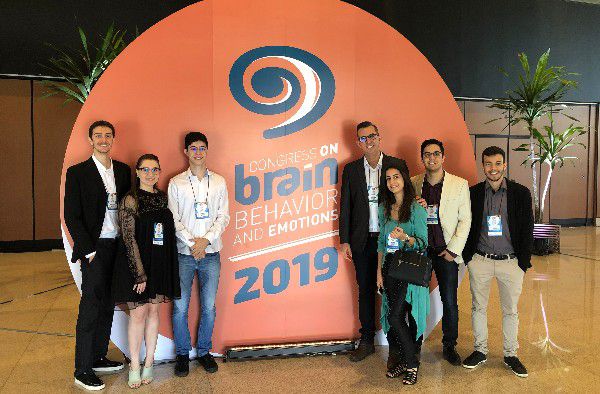 Professor e alunos de Medicina participam de Congresso Internacional de Neurociências