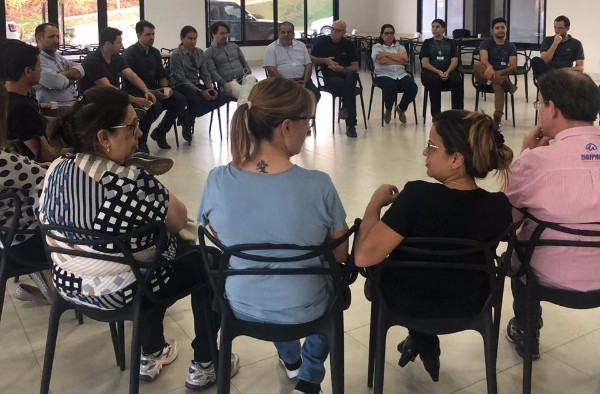 Dirigentes e professores do UNIPAM realizam visita técnica na “Auma Negócios”