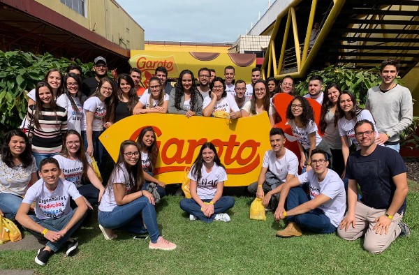 Alunos de Engenharia de Produção e de Engenharia Química visitam fábrica da Garoto