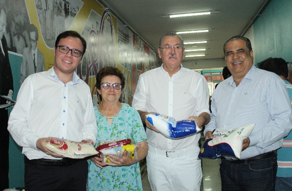 FEPAM/UNIPAM promovem solenidade de entrega de alimentos