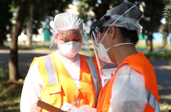 Alunos dos cursos de saúde do UNIPAM participam de barreira sanitária de prevenção ao coronavírus promovida pela Prefeitura de Patos de Minas  