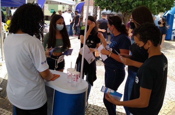 Alunos de Gestão do Agronegócio participam de 