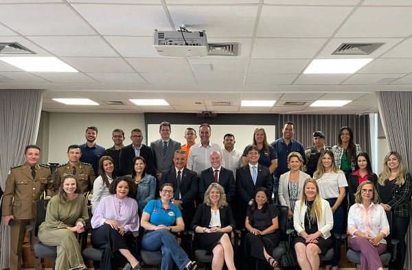 Representantes do UNIPAM participam de apresentação do programa “Justiça na Escola”