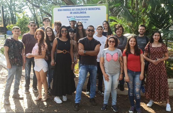 Alunos de Ciências Biológicas realizam visita técnica ao Zoológico de Uberlândia