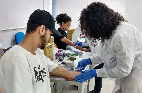 Ligas Acadêmicas e Fundação Hemominas realizam ação para cadastrar doadores de medula óssea