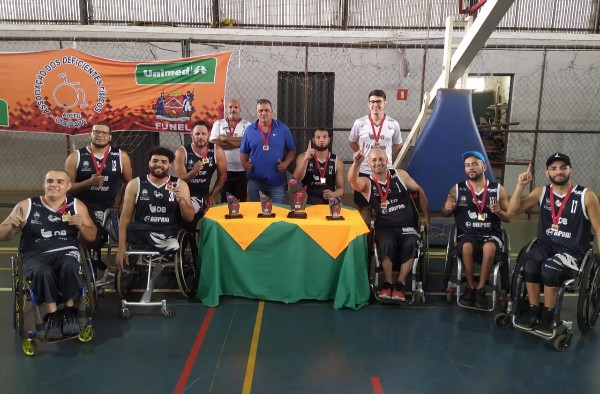 Equipe APP UNIPAM DB de Basquete em Cadeiras de Rodas é campeã mineira