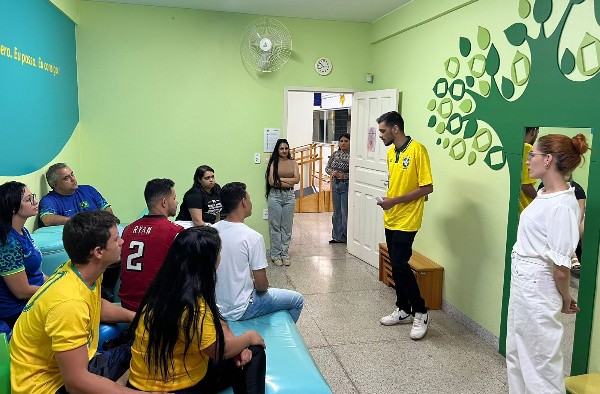 Alunos de Fisioterapia ministram palestra sobre “Alterações Fisiológicas Durante a Gestação”