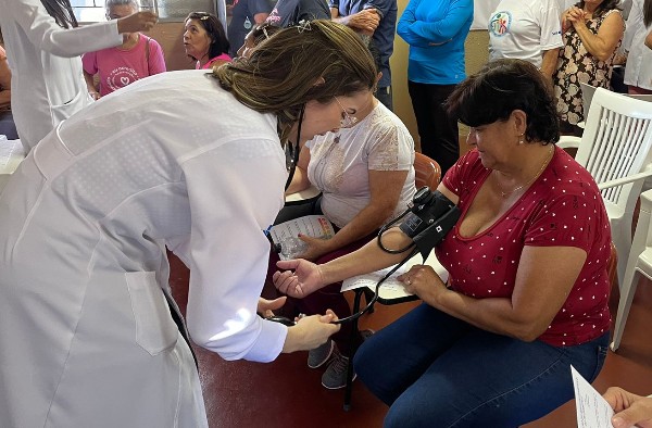 Alunos de Medicina realizam evento de conscientização na Paróquia São Benedito