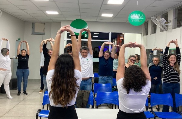 Alunos do curso de fisioterapia visitam Centro de Especialidades Odontológicas