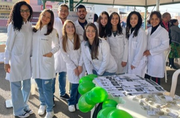 Alunos de Nutrição participam de evento no Galpão do Produtor