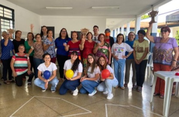 Alunos de Fisioterapia desenvolvem projeto no Centro de Convivência da Terceira Idade