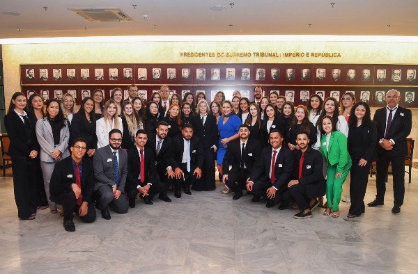 Alunos do curso de Direito participam do “Projeto Brasília”