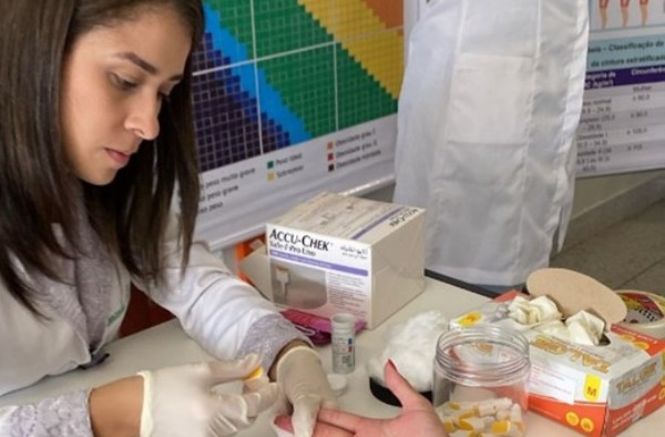 Alunos de Nutrição participam do “Dia D da Saúde” durante programação da SIPAT