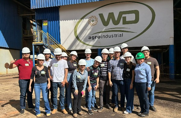 Alunos do UNIPAM participam de visita técnica na usina WD Agroindustrial