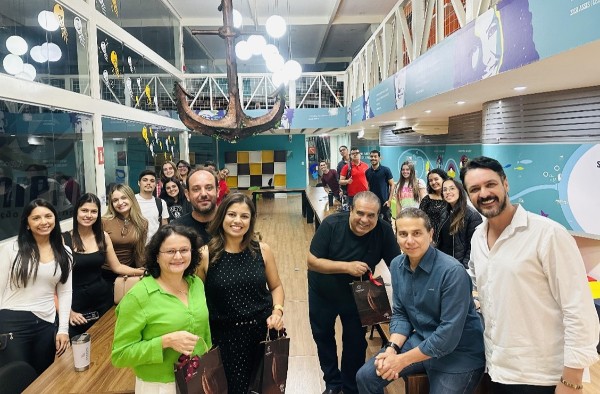 Alunos de Administração e de Gestão Comercial participam de mesa-redonda sobre inovação