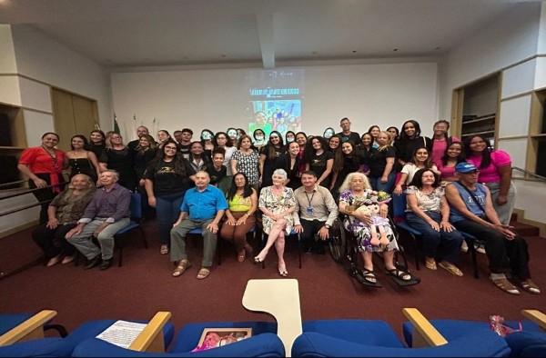 Alunos do Técnico em Enfermagem apresentam o projeto “Adote um Idoso”