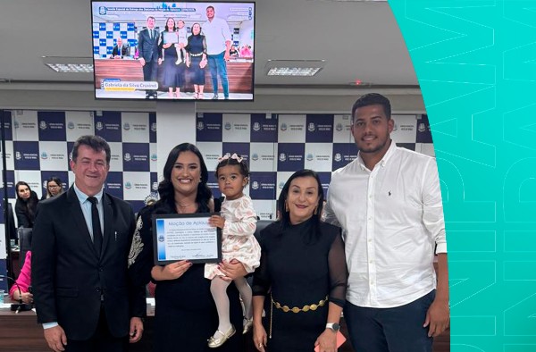 Professora de Fonoaudiologia recebe Moção de Aplausos da Câmara Municipal